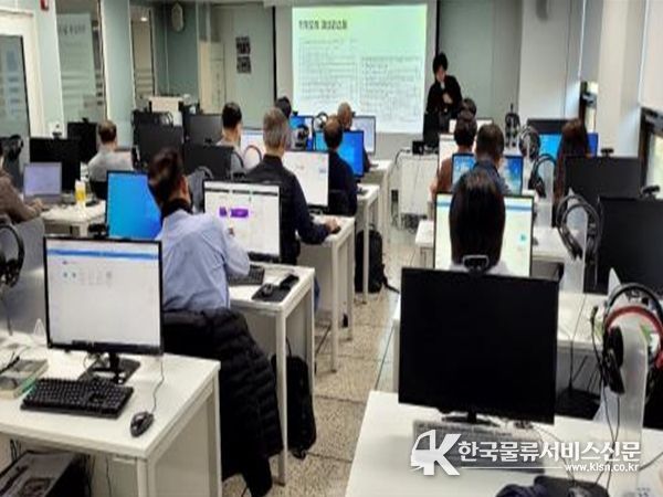 중장년을 위한 직업역량강화 교육 개설…서울시, 수강생 3천 명 모집