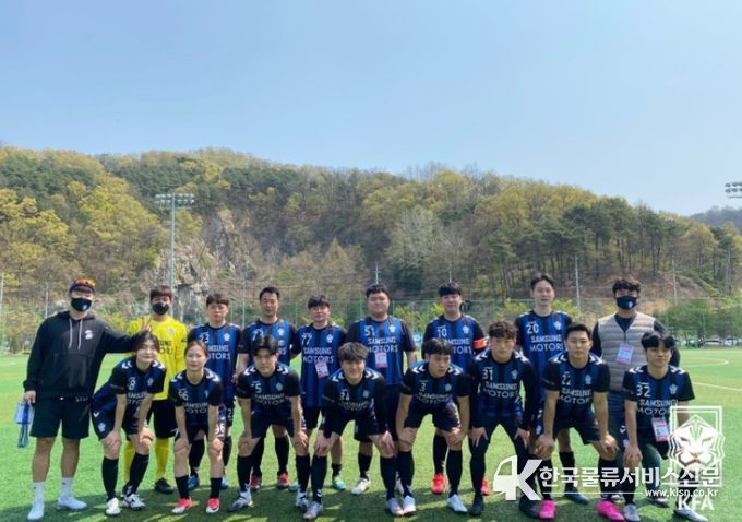 세종유나이티드는 남녀가 함께 어울려 성적에 연연하지 않고 축구를 즐기는 팀이다.