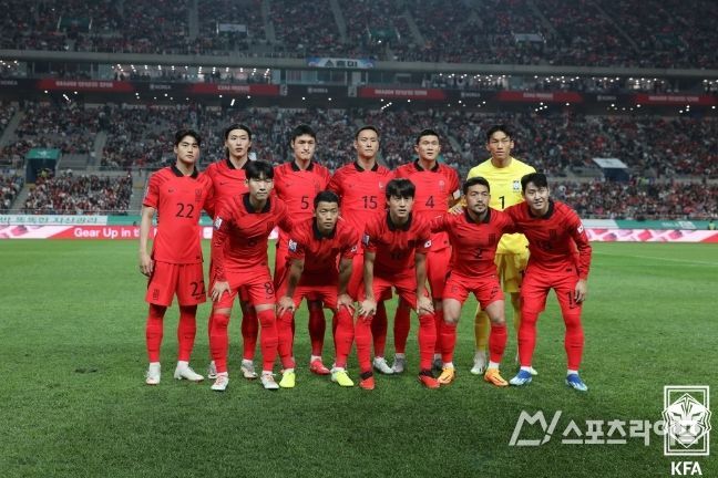 지난 10월 축구국가대표팀 친선경기 튀니지전 당시 선발 출전한 11명의 모습
